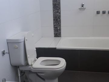 IMPORTANTE CASA DE 3 DORM +QUINCHO+PILETA Y SALON