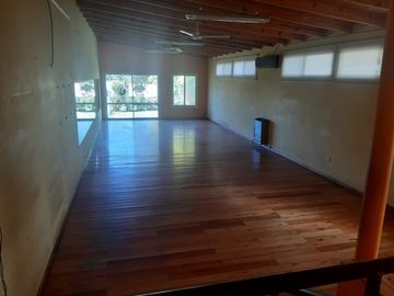 IMPORTANTE CASA DE 3 DORM +QUINCHO+PILETA Y SALON