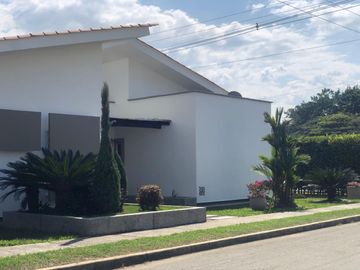 CASA  PARCELACION VALLE DEL RIO JAMUNDI