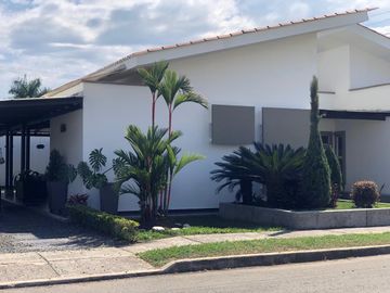 CASA  PARCELACION VALLE DEL RIO JAMUNDI