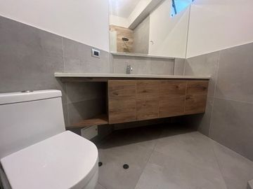 Departamento en venta, primer piso, con 2 terrazas  para estrenar en calle Chiclayo, Miraflores.