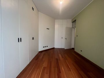 Departamento en venta, primer piso, con 2 terrazas  para estrenar en calle Chiclayo, Miraflores.