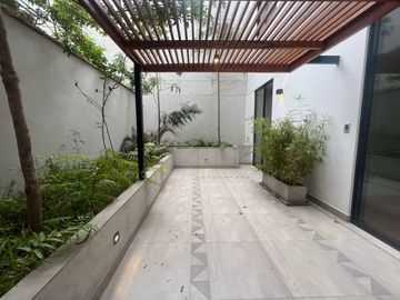 Departamento en venta, primer piso, con 2 terrazas  para estrenar en calle Chiclayo, Miraflores.