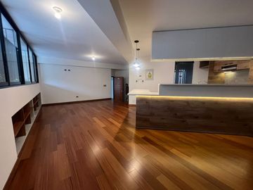 Departamento en venta, primer piso, con 2 terrazas  para estrenar en calle Chiclayo, Miraflores.