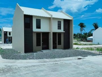 Loft townhouse for sale in Sta Isabel Carcar City