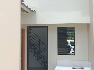 Loft townhouse for sale in Sta Isabel Carcar City