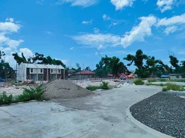 Loft townhouse for sale in Sta Isabel Carcar City