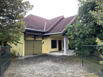 TURUN HARGA!! Rumah berhalaman luas area Wirokerten jln Imogiri Timur