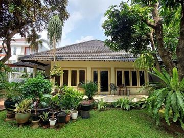 RUMAH dgn TAMAN, KEBUN at Jl PURI MUTIARA / KEMANG, JAKSEL