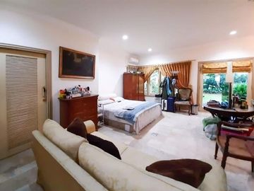 RUMAH dgn TAMAN, KEBUN at Jl PURI MUTIARA / KEMANG, JAKSEL