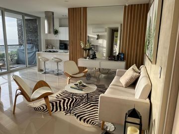 Apartamento en sabanilla con vista al mar. 2 habitaciones. Cerca a campos de golf del country club