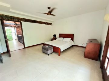 SE VENDE CASA DE 2 NIVELES, EN CALI, COLOMBIA, ZONA SUR, SECTOR PANCE.