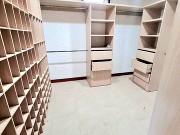SE VENDE CASA DE 2 NIVELES, EN CALI, COLOMBIA, ZONA SUR, SECTOR PANCE.