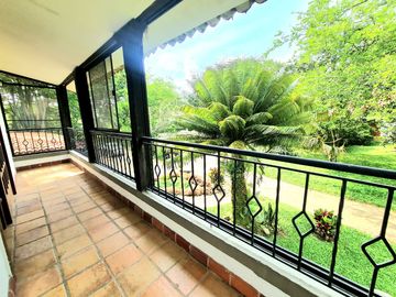 SE VENDE CASA DE 2 NIVELES, EN CALI, COLOMBIA, ZONA SUR, SECTOR PANCE.
