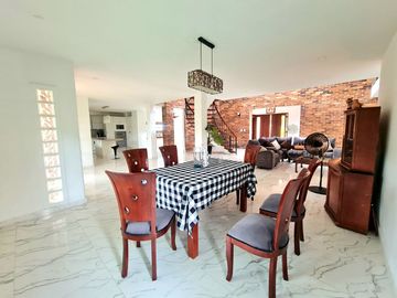 SE VENDE CASA DE 2 NIVELES, EN CALI, COLOMBIA, ZONA SUR, SECTOR PANCE.