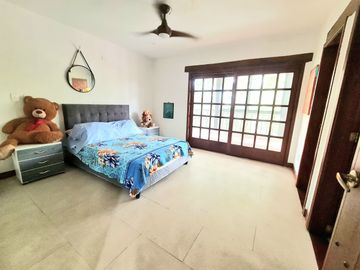 SE VENDE CASA DE 2 NIVELES, EN CALI, COLOMBIA, ZONA SUR, SECTOR PANCE.