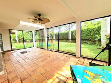 SE VENDE CASA DE 2 NIVELES, EN CALI, COLOMBIA, ZONA SUR, SECTOR PANCE.