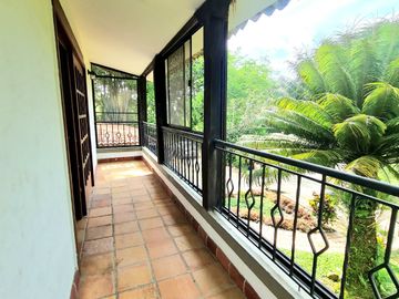 SE VENDE CASA DE 2 NIVELES, EN CALI, COLOMBIA, ZONA SUR, SECTOR PANCE.