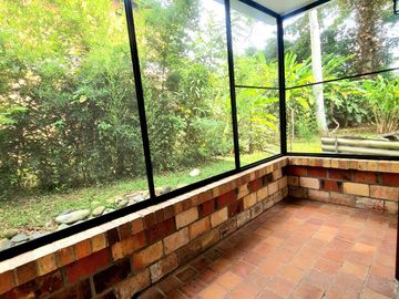 SE VENDE CASA DE 2 NIVELES, EN CALI, COLOMBIA, ZONA SUR, SECTOR PANCE.