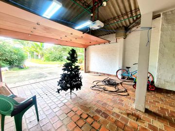 SE VENDE CASA DE 2 NIVELES, EN CALI, COLOMBIA, ZONA SUR, SECTOR PANCE.