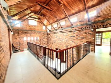 SE VENDE CASA DE 2 NIVELES, EN CALI, COLOMBIA, ZONA SUR, SECTOR PANCE.