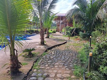 Precio de Remate Complejo Turístico - Hostería Cotundo Archidona - Oriente Ecuador . C: 968 M², T: 15.000 M². $ 179.000