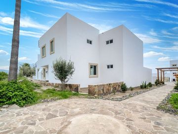 Casa nueva en Villas Punta Piedra con acceso a Playa