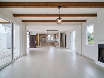 Casa nueva en Villas Punta Piedra con acceso a Playa
