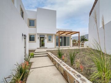 Casa nueva en Villas Punta Piedra con acceso a Playa