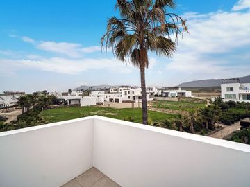 Casa nueva en Villas Punta Piedra con acceso a Playa