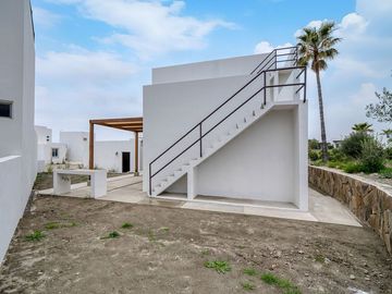 Casa nueva en Villas Punta Piedra con acceso a Playa