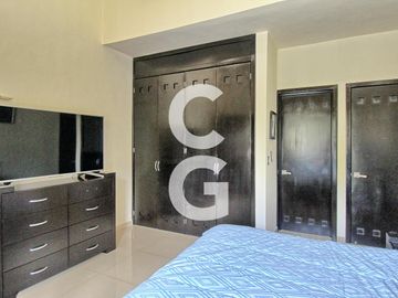 Casa en Venta en Cancun en Residencial Villa Magna con Alberca y Jardin
