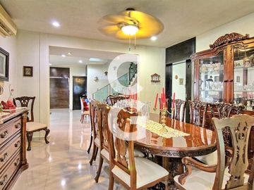 Casa en Venta en Cancun en Residencial Villa Magna con Alberca y Jardin