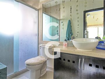 Casa en Venta en Cancun en Residencial Villa Magna con Alberca y Jardin