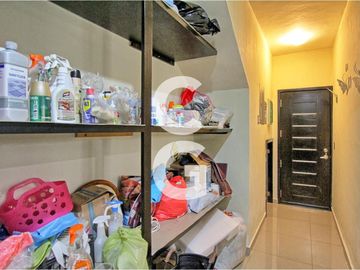 Casa en Venta en Cancun en Residencial Villa Magna con Alberca y Jardin