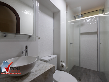 VENTA DE CASA INDEPENDIENTE  DE 1,100 M2 EN LA MOLINA, URB. RINCONADA DEL LAGO