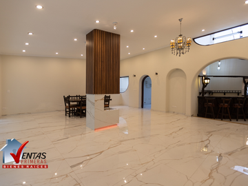 VENTA DE CASA INDEPENDIENTE  DE 1,100 M2 EN LA MOLINA, URB. RINCONADA DEL LAGO