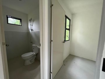 HOUSE AND LOT FOR SALE HANNA  QUADRUPLEX MINAMI RESIDENCES LOCATED GENERAL TRIAS CAVITE 45MINS AWAY FROM METRO MANILA .