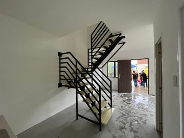 HOUSE AND LOT FOR SALE HANNA  QUADRUPLEX MINAMI RESIDENCES LOCATED GENERAL TRIAS CAVITE 45MINS AWAY FROM METRO MANILA .