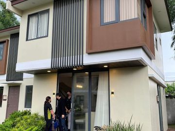 HOUSE AND LOT FOR SALE HANNA  QUADRUPLEX MINAMI RESIDENCES LOCATED GENERAL TRIAS CAVITE 45MINS AWAY FROM METRO MANILA .