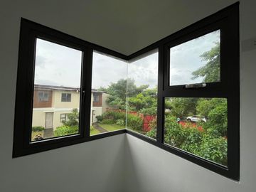 HOUSE AND LOT FOR SALE HANNA  QUADRUPLEX MINAMI RESIDENCES LOCATED GENERAL TRIAS CAVITE 45MINS AWAY FROM METRO MANILA .