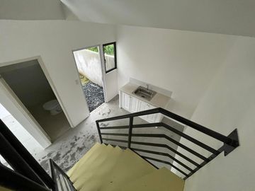 HOUSE AND LOT FOR SALE HANNA  QUADRUPLEX MINAMI RESIDENCES LOCATED GENERAL TRIAS CAVITE 45MINS AWAY FROM METRO MANILA .