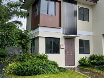 HOUSE AND LOT FOR SALE HANNA  QUADRUPLEX MINAMI RESIDENCES LOCATED GENERAL TRIAS CAVITE 45MINS AWAY FROM METRO MANILA .