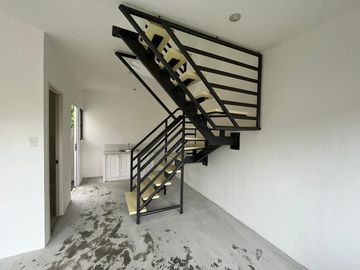 HOUSE AND LOT FOR SALE HANNA  QUADRUPLEX MINAMI RESIDENCES LOCATED GENERAL TRIAS CAVITE 45MINS AWAY FROM METRO MANILA .