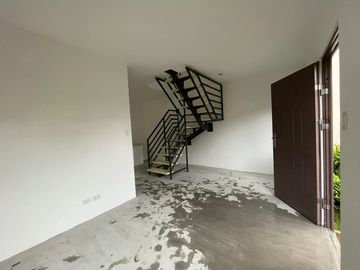 HOUSE AND LOT FOR SALE HANNA  QUADRUPLEX MINAMI RESIDENCES LOCATED GENERAL TRIAS CAVITE 45MINS AWAY FROM METRO MANILA .