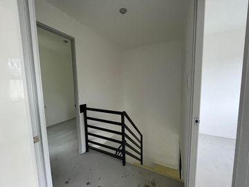 HOUSE AND LOT FOR SALE HANNA  QUADRUPLEX MINAMI RESIDENCES LOCATED GENERAL TRIAS CAVITE 45MINS AWAY FROM METRO MANILA .