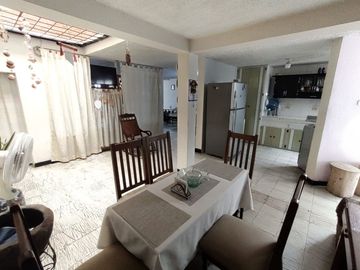 VENTA DE CASA BIFAMILIAR EL CARMEN CARTAGO