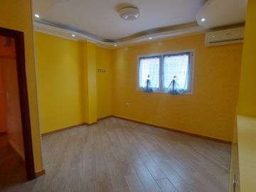 En Machala Sector Patria Nueva Se Vende Linda Casa de Dos Departamentos Comodos, Aplica BIESS, Acabados Importados