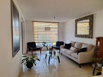 CASA EN VENTA FRACCIONAMIENTO SEMINARIO, CASI SOBRE CARRETREA 57, EJE 104, FRENTA A ZONA INDUSTRIAL DE SAN LUIS POTOSI.
