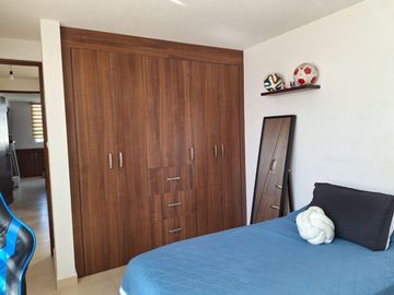 CASA EN VENTA FRACCIONAMIENTO SEMINARIO, CASI SOBRE CARRETREA 57, EJE 104, FRENTA A ZONA INDUSTRIAL DE SAN LUIS POTOSI.